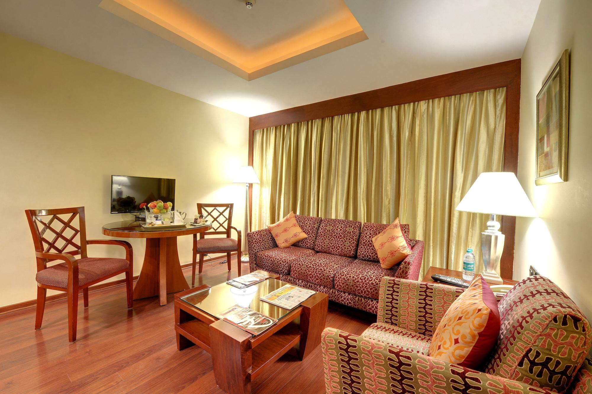 Fortune Select Jp Cosmos, Bengaluru - Member Itc Hotels' Group Exteriör bild